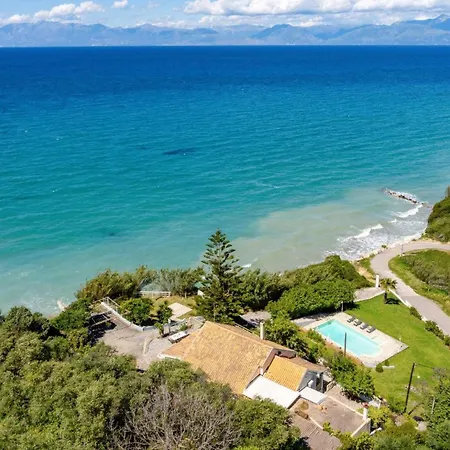 Yialos By * Αστρακερή