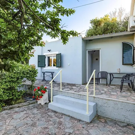 Yialos By * Αστρακερή